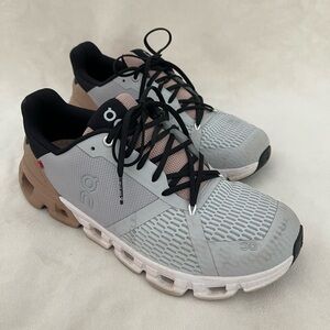 ON Cloudflyer Running Shoes Women Size 9